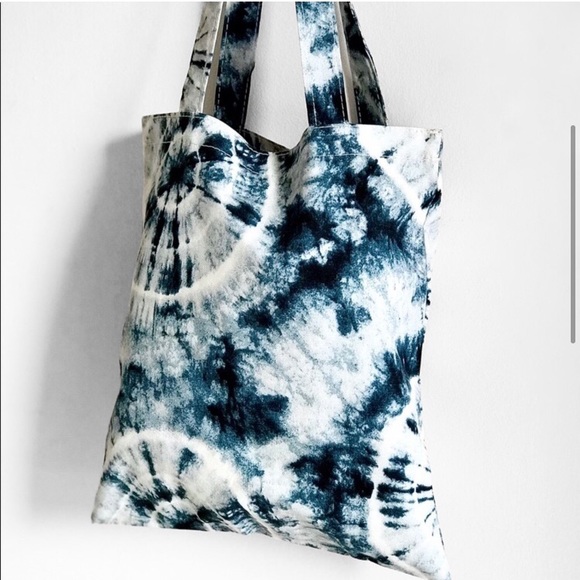 Lightweight navy tie dye tote bag - Picture 3 of 5